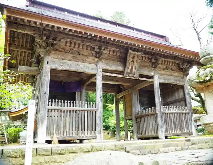 鳥海山大物忌神社蕨岡口ノ宮の山門・神門