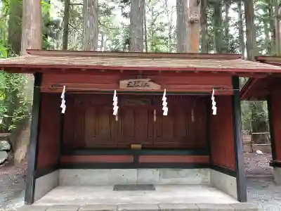 北口本宮冨士浅間神社の{uncategorized: "未分類", other: "その他", undefined: "問題あり", building: "その他建物", grave: "お墓", sacred_gate: "鳥居", guardian: "狛犬", statue: "像", buddha: "仏像", history: "歴史", nature: "自然", garden: "庭園", animal: "動物", pagoda: "塔", temizu: "手水舎", mountain_gate: "山門・神門", sanctuary: "本殿・本堂", subordinate: "末社・摂社", art: "芸術", scenery: "景色", jizo: "地蔵", ema: "絵馬", goshuin: "御朱印", omikuji: "おみくじ", items: "授与品その他", amulet: "お守り", goshuincho: "御朱印帳", eats: "食事", festival: "お祭り", votive_dance: "神楽", shichigosan: "七五三参", wedding: "結婚式", experience: "体験その他", initially: "初詣", around: "周辺", anti_infection: "感染症対策"}