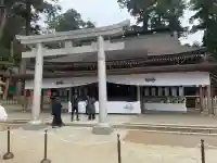 鹿島神宮の{uncategorized: "未分類", other: "その他", undefined: "問題あり", building: "その他建物", grave: "お墓", sacred_gate: "鳥居", guardian: "狛犬", statue: "像", buddha: "仏像", history: "歴史", nature: "自然", garden: "庭園", animal: "動物", pagoda: "塔", temizu: "手水舎", mountain_gate: "山門・神門", sanctuary: "本殿・本堂", subordinate: "末社・摂社", art: "芸術", scenery: "景色", jizo: "地蔵", ema: "絵馬", goshuin: "御朱印", omikuji: "おみくじ", items: "授与品その他", amulet: "お守り", goshuincho: "御朱印帳", eats: "食事", festival: "お祭り", votive_dance: "神楽", shichigosan: "七五三参", wedding: "結婚式", experience: "体験その他", initially: "初詣", around: "周辺", anti_infection: "感染症対策"}