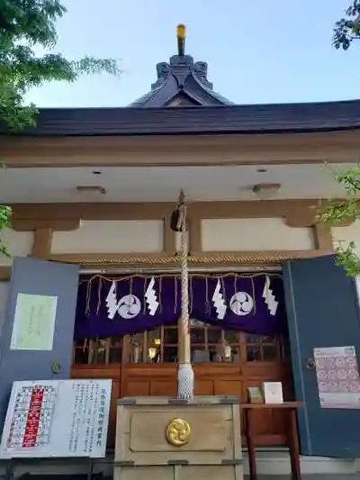 穏田神社の本殿