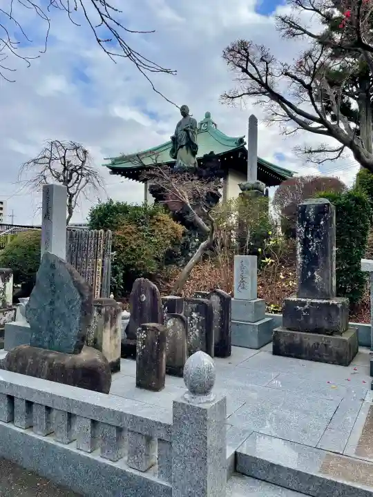 廣龍寺の{uncategorized: "未分類", other: "その他", undefined: "問題あり", building: "その他建物", grave: "お墓", sacred_gate: "鳥居", guardian: "狛犬", statue: "像", buddha: "仏像", history: "歴史", nature: "自然", garden: "庭園", animal: "動物", pagoda: "塔", temizu: "手水舎", mountain_gate: "山門・神門", sanctuary: "本殿・本堂", subordinate: "末社・摂社", art: "芸術", scenery: "景色", jizo: "地蔵", ema: "絵馬", goshuin: "御朱印", omikuji: "おみくじ", items: "授与品その他", amulet: "お守り", goshuincho: "御朱印帳", eats: "食事", festival: "お祭り", votive_dance: "神楽", shichigosan: "七五三参", wedding: "結婚式", experience: "体験その他", initially: "初詣", around: "周辺", anti_infection: "感染症対策"}