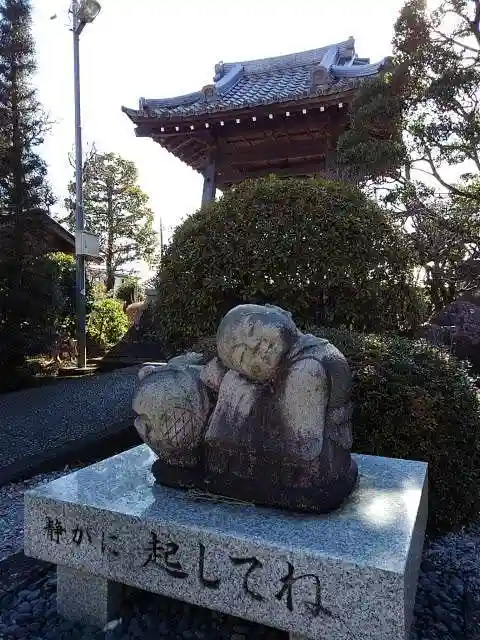 慈勝寺の像