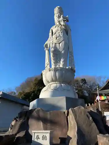 埼玉厄除け開運大師・龍泉寺（切り絵御朱印発祥の寺）の仏像