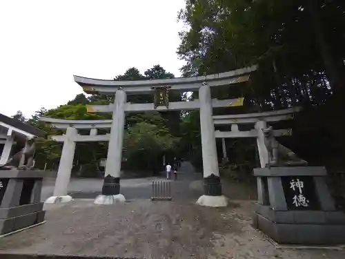 三峯神社の鳥居