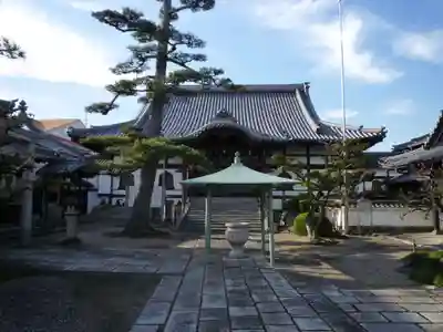 龍光寺の本殿・本堂