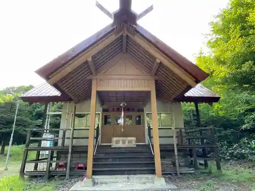 上芭露神社の本殿