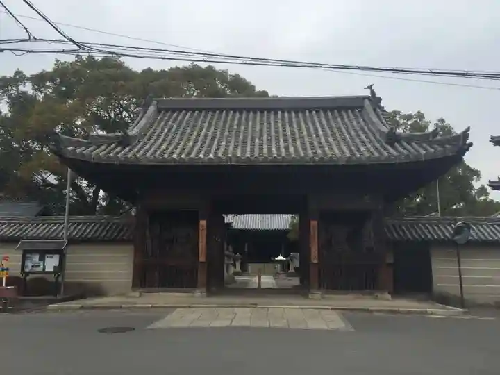 斑鳩寺の山門・神門