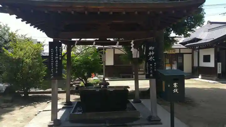 熊野神社の手水舎