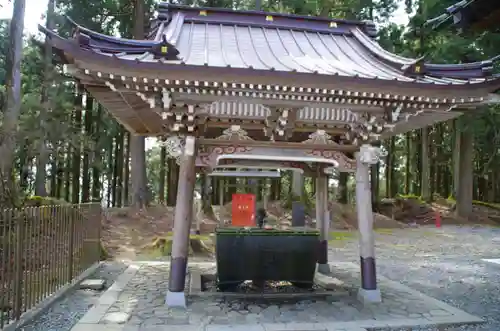 身延山奥之院思親閣の手水舎