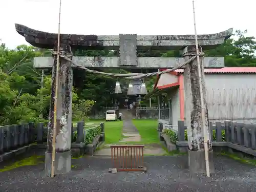 郡浦神社の鳥居