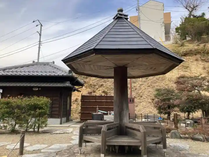 妙福寺の{uncategorized: "未分類", other: "その他", undefined: "問題あり", building: "その他建物", grave: "お墓", sacred_gate: "鳥居", guardian: "狛犬", statue: "像", buddha: "仏像", history: "歴史", nature: "自然", garden: "庭園", animal: "動物", pagoda: "塔", temizu: "手水舎", mountain_gate: "山門・神門", sanctuary: "本殿・本堂", subordinate: "末社・摂社", art: "芸術", scenery: "景色", jizo: "地蔵", ema: "絵馬", goshuin: "御朱印", omikuji: "おみくじ", items: "授与品その他", amulet: "お守り", goshuincho: "御朱印帳", eats: "食事", festival: "お祭り", votive_dance: "神楽", shichigosan: "七五三参", wedding: "結婚式", experience: "体験その他", initially: "初詣", around: "周辺", anti_infection: "感染症対策"}