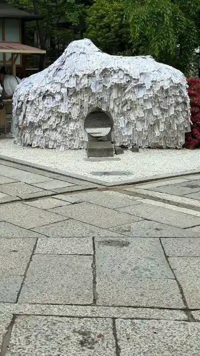 安井金比羅宮の{uncategorized: "未分類", other: "その他", undefined: "問題あり", building: "その他建物", grave: "お墓", sacred_gate: "鳥居", guardian: "狛犬", statue: "像", buddha: "仏像", history: "歴史", nature: "自然", garden: "庭園", animal: "動物", pagoda: "塔", temizu: "手水舎", mountain_gate: "山門・神門", sanctuary: "本殿・本堂", subordinate: "末社・摂社", art: "芸術", scenery: "景色", jizo: "地蔵", ema: "絵馬", goshuin: "御朱印", omikuji: "おみくじ", items: "授与品その他", amulet: "お守り", goshuincho: "御朱印帳", eats: "食事", festival: "お祭り", votive_dance: "神楽", shichigosan: "七五三参", wedding: "結婚式", experience: "体験その他", initially: "初詣", around: "周辺", anti_infection: "感染症対策"}