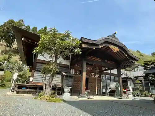 大慈寺の本殿・本堂