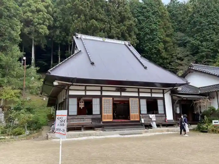平勝寺の本殿・本堂