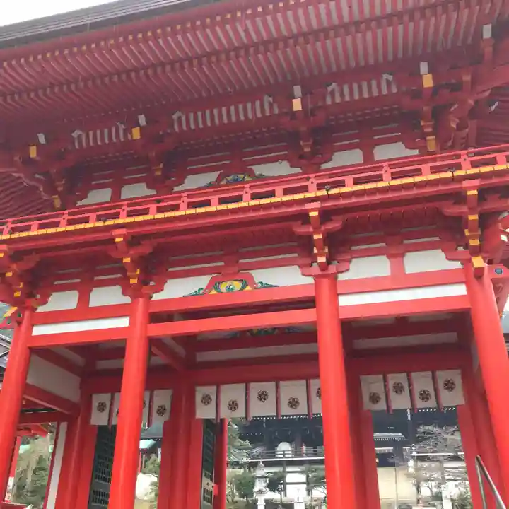 近江神宮の山門・神門