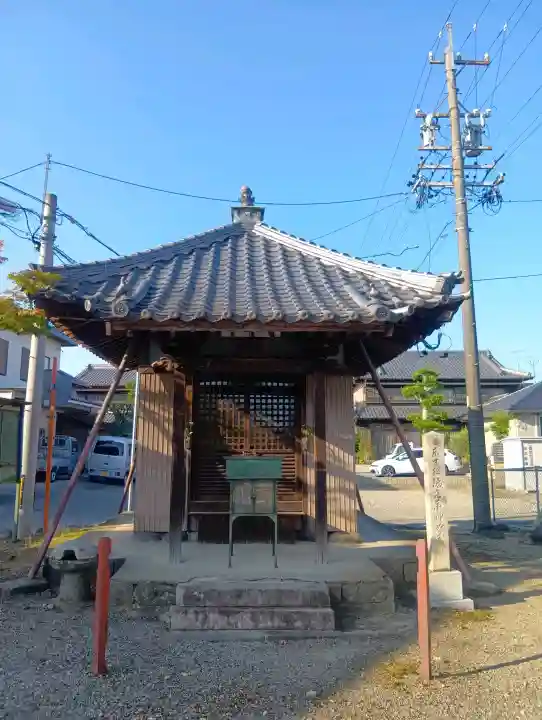 九所神社の{uncategorized: "未分類", other: "その他", undefined: "問題あり", building: "その他建物", grave: "お墓", sacred_gate: "鳥居", guardian: "狛犬", statue: "像", buddha: "仏像", history: "歴史", nature: "自然", garden: "庭園", animal: "動物", pagoda: "塔", temizu: "手水舎", mountain_gate: "山門・神門", sanctuary: "本殿・本堂", subordinate: "末社・摂社", art: "芸術", scenery: "景色", jizo: "地蔵", ema: "絵馬", goshuin: "御朱印", omikuji: "おみくじ", items: "授与品その他", amulet: "お守り", goshuincho: "御朱印帳", eats: "食事", festival: "お祭り", votive_dance: "神楽", shichigosan: "七五三参", wedding: "結婚式", experience: "体験その他", initially: "初詣", around: "周辺", anti_infection: "感染症対策"}