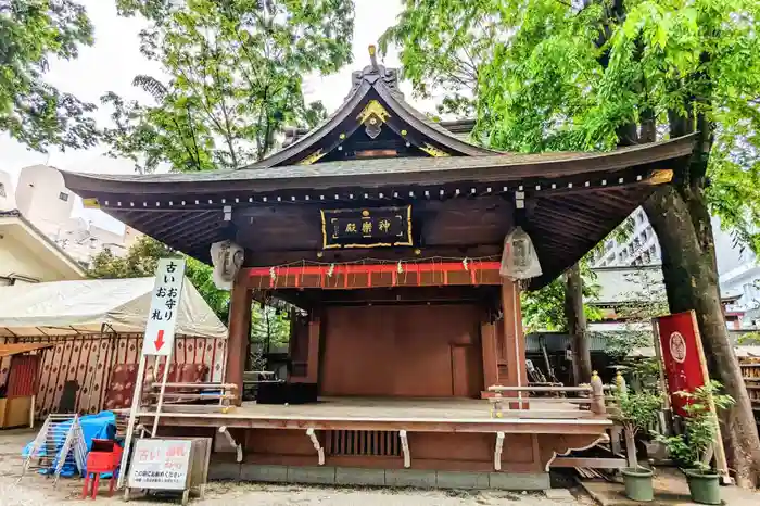 子安神社の建物その他