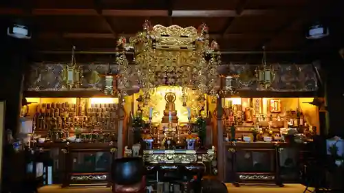 定泉寺の本殿・本堂