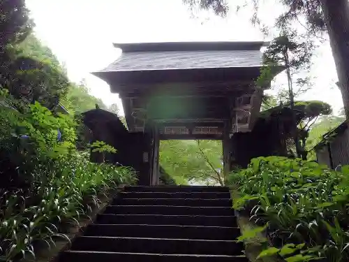 安楽寺の山門