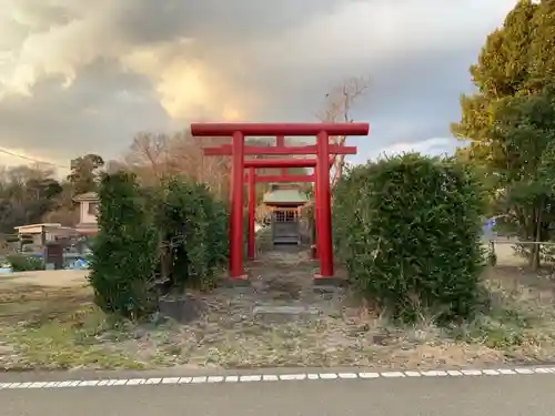 金堀稲荷大明神の鳥居