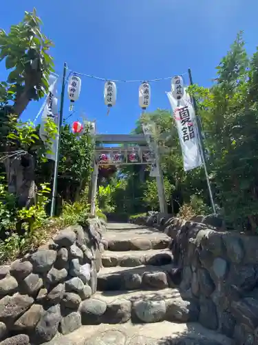 横浜御嶽神社の鳥居