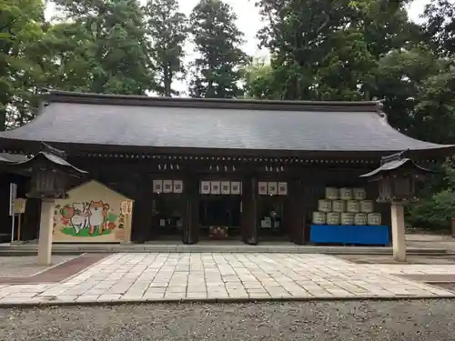 雄山神社前立社壇の本殿