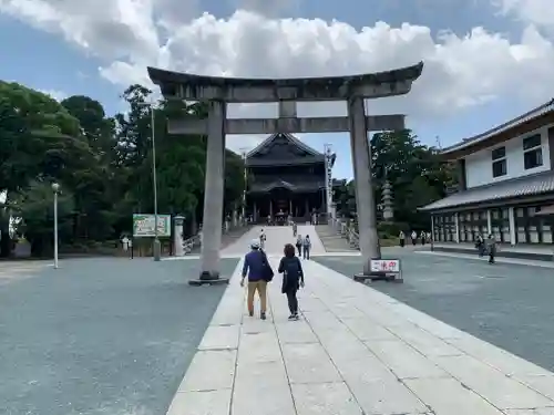 豊川閣　妙厳寺の鳥居