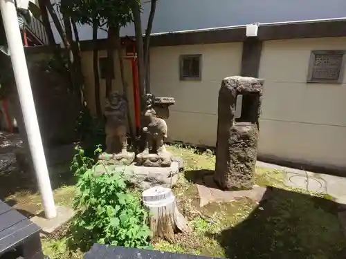 吉原神社の像