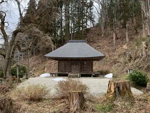 中ノ沢観音堂の本殿・本堂