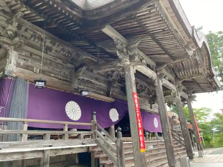 成相寺の本殿・本堂