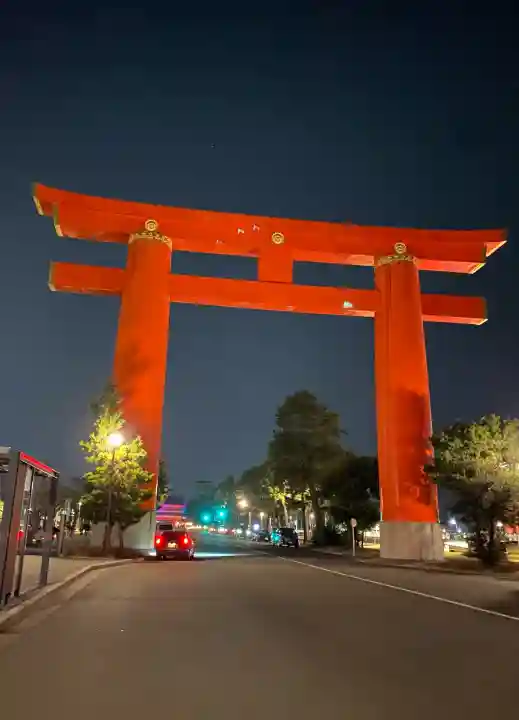 平安神宮の{uncategorized: "未分類", other: "その他", undefined: "問題あり", building: "その他建物", grave: "お墓", sacred_gate: "鳥居", guardian: "狛犬", statue: "像", buddha: "仏像", history: "歴史", nature: "自然", garden: "庭園", animal: "動物", pagoda: "塔", temizu: "手水舎", mountain_gate: "山門・神門", sanctuary: "本殿・本堂", subordinate: "末社・摂社", art: "芸術", scenery: "景色", jizo: "地蔵", ema: "絵馬", goshuin: "御朱印", omikuji: "おみくじ", items: "授与品その他", amulet: "お守り", goshuincho: "御朱印帳", eats: "食事", festival: "お祭り", votive_dance: "神楽", shichigosan: "七五三参", wedding: "結婚式", experience: "体験その他", initially: "初詣", around: "周辺", anti_infection: "感染症対策"}