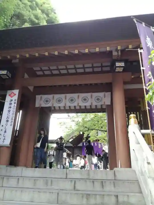 東京大神宮の山門・神門