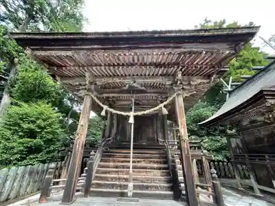 倭白山比咩神社の本殿・本堂