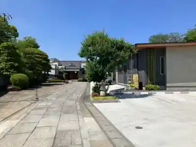 即随寺の{uncategorized: "未分類", other: "その他", undefined: "問題あり", building: "その他建物", grave: "お墓", sacred_gate: "鳥居", guardian: "狛犬", statue: "像", buddha: "仏像", history: "歴史", nature: "自然", garden: "庭園", animal: "動物", pagoda: "塔", temizu: "手水舎", mountain_gate: "山門・神門", sanctuary: "本殿・本堂", subordinate: "末社・摂社", art: "芸術", scenery: "景色", jizo: "地蔵", ema: "絵馬", goshuin: "御朱印", omikuji: "おみくじ", items: "授与品その他", amulet: "お守り", goshuincho: "御朱印帳", eats: "食事", festival: "お祭り", votive_dance: "神楽", shichigosan: "七五三参", wedding: "結婚式", experience: "体験その他", initially: "初詣", around: "周辺", anti_infection: "感染症対策"}