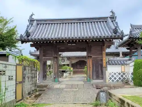 来迎寺の山門