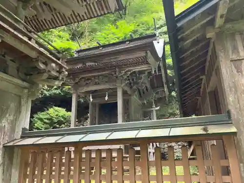塩野神社の本殿・本堂