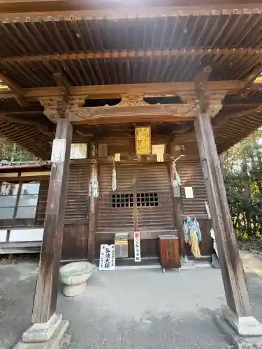 誕生堂の{uncategorized: "未分類", other: "その他", undefined: "問題あり", building: "その他建物", grave: "お墓", sacred_gate: "鳥居", guardian: "狛犬", statue: "像", buddha: "仏像", history: "歴史", nature: "自然", garden: "庭園", animal: "動物", pagoda: "塔", temizu: "手水舎", mountain_gate: "山門・神門", sanctuary: "本殿・本堂", subordinate: "末社・摂社", art: "芸術", scenery: "景色", jizo: "地蔵", ema: "絵馬", goshuin: "御朱印", omikuji: "おみくじ", items: "授与品その他", amulet: "お守り", goshuincho: "御朱印帳", eats: "食事", festival: "お祭り", votive_dance: "神楽", shichigosan: "七五三参", wedding: "結婚式", experience: "体験その他", initially: "初詣", around: "周辺", anti_infection: "感染症対策"}