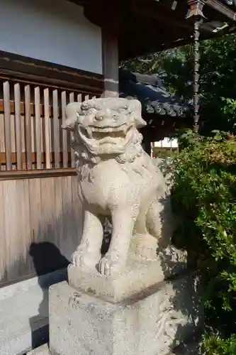 爲那都比古神社の狛犬