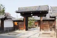 西園寺の山門