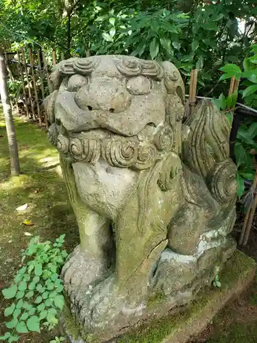 須天熊野神社の狛犬