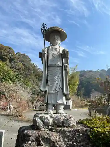 南淋寺の像