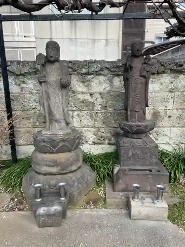 法蔵寺の{uncategorized: "未分類", other: "その他", undefined: "問題あり", building: "その他建物", grave: "お墓", sacred_gate: "鳥居", guardian: "狛犬", statue: "像", buddha: "仏像", history: "歴史", nature: "自然", garden: "庭園", animal: "動物", pagoda: "塔", temizu: "手水舎", mountain_gate: "山門・神門", sanctuary: "本殿・本堂", subordinate: "末社・摂社", art: "芸術", scenery: "景色", jizo: "地蔵", ema: "絵馬", goshuin: "御朱印", omikuji: "おみくじ", items: "授与品その他", amulet: "お守り", goshuincho: "御朱印帳", eats: "食事", festival: "お祭り", votive_dance: "神楽", shichigosan: "七五三参", wedding: "結婚式", experience: "体験その他", initially: "初詣", around: "周辺", anti_infection: "感染症対策"}