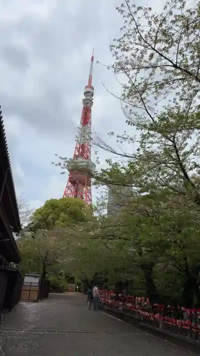 増上寺の{uncategorized: "未分類", other: "その他", undefined: "問題あり", building: "その他建物", grave: "お墓", sacred_gate: "鳥居", guardian: "狛犬", statue: "像", buddha: "仏像", history: "歴史", nature: "自然", garden: "庭園", animal: "動物", pagoda: "塔", temizu: "手水舎", mountain_gate: "山門・神門", sanctuary: "本殿・本堂", subordinate: "末社・摂社", art: "芸術", scenery: "景色", jizo: "地蔵", ema: "絵馬", goshuin: "御朱印", omikuji: "おみくじ", items: "授与品その他", amulet: "お守り", goshuincho: "御朱印帳", eats: "食事", festival: "お祭り", votive_dance: "神楽", shichigosan: "七五三参", wedding: "結婚式", experience: "体験その他", initially: "初詣", around: "周辺", anti_infection: "感染症対策"}