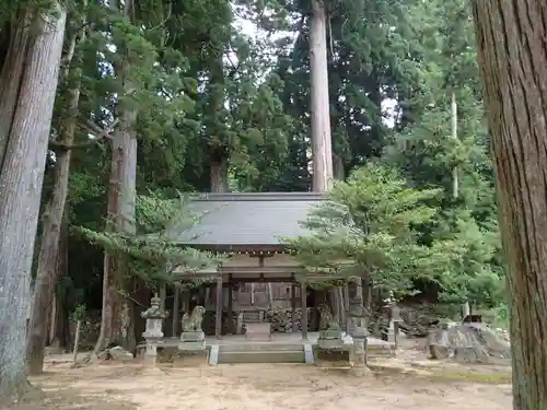 劔主神社の本殿