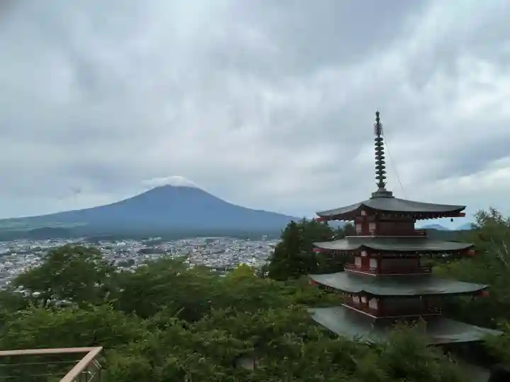新倉富士浅間神社(山梨県)