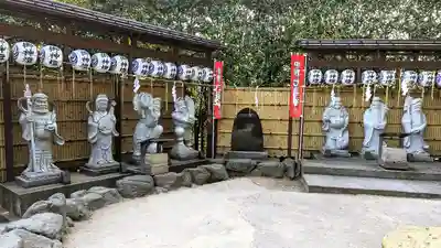 中野沼袋氷川神社の像