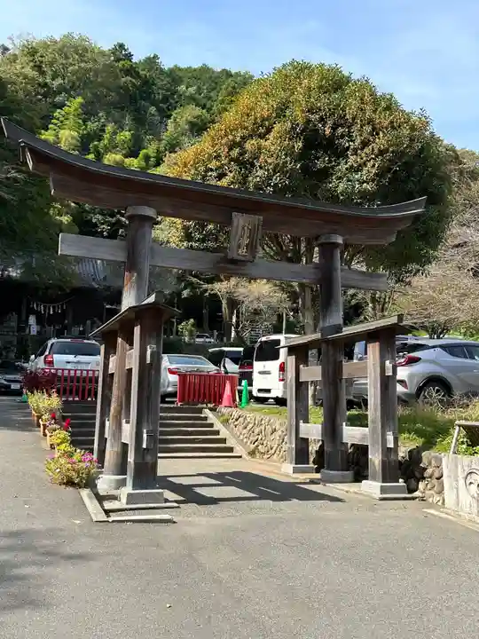 高尾山麓氷川神社(東京都)