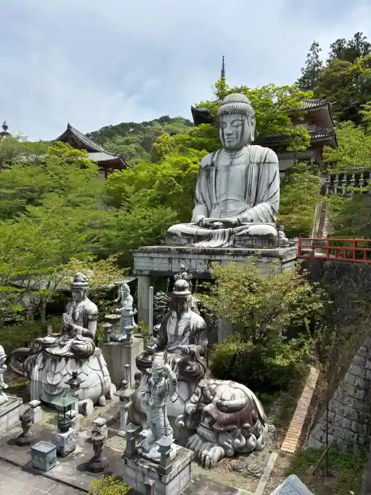 南法華寺(壷阪寺)の{uncategorized: "未分類", other: "その他", undefined: "問題あり", building: "その他建物", grave: "お墓", sacred_gate: "鳥居", guardian: "狛犬", statue: "像", buddha: "仏像", history: "歴史", nature: "自然", garden: "庭園", animal: "動物", pagoda: "塔", temizu: "手水舎", mountain_gate: "山門・神門", sanctuary: "本殿・本堂", subordinate: "末社・摂社", art: "芸術", scenery: "景色", jizo: "地蔵", ema: "絵馬", goshuin: "御朱印", omikuji: "おみくじ", items: "授与品その他", amulet: "お守り", goshuincho: "御朱印帳", eats: "食事", festival: "お祭り", votive_dance: "神楽", shichigosan: "七五三参", wedding: "結婚式", experience: "体験その他", initially: "初詣", around: "周辺", anti_infection: "感染症対策"}