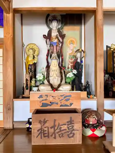 禅燈寺の{uncategorized: "未分類", other: "その他", undefined: "問題あり", building: "その他建物", grave: "お墓", sacred_gate: "鳥居", guardian: "狛犬", statue: "像", buddha: "仏像", history: "歴史", nature: "自然", garden: "庭園", animal: "動物", pagoda: "塔", temizu: "手水舎", mountain_gate: "山門・神門", sanctuary: "本殿・本堂", subordinate: "末社・摂社", art: "芸術", scenery: "景色", jizo: "地蔵", ema: "絵馬", goshuin: "御朱印", omikuji: "おみくじ", items: "授与品その他", amulet: "お守り", goshuincho: "御朱印帳", eats: "食事", festival: "お祭り", votive_dance: "神楽", shichigosan: "七五三参", wedding: "結婚式", experience: "体験その他", initially: "初詣", around: "周辺", anti_infection: "感染症対策"}