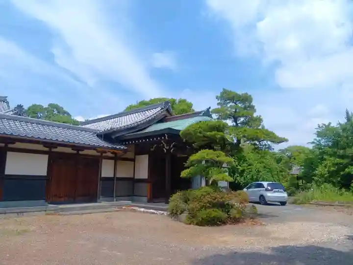 萬徳寺の{uncategorized: "未分類", other: "その他", undefined: "問題あり", building: "その他建物", grave: "お墓", sacred_gate: "鳥居", guardian: "狛犬", statue: "像", buddha: "仏像", history: "歴史", nature: "自然", garden: "庭園", animal: "動物", pagoda: "塔", temizu: "手水舎", mountain_gate: "山門・神門", sanctuary: "本殿・本堂", subordinate: "末社・摂社", art: "芸術", scenery: "景色", jizo: "地蔵", ema: "絵馬", goshuin: "御朱印", omikuji: "おみくじ", items: "授与品その他", amulet: "お守り", goshuincho: "御朱印帳", eats: "食事", festival: "お祭り", votive_dance: "神楽", shichigosan: "七五三参", wedding: "結婚式", experience: "体験その他", initially: "初詣", around: "周辺", anti_infection: "感染症対策"}